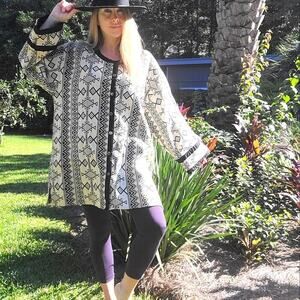 Meetu Magic African style poncho